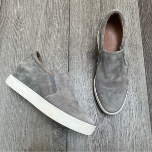 CASLON AUSTIN SUEDE SLIP ON HIDDEN WEDGE SNEAKER GREY 8